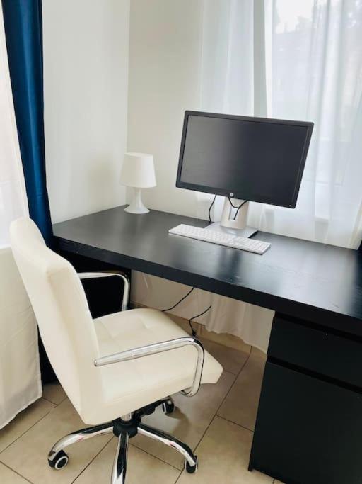 Apartament Studio-apartment Mit Balkon *