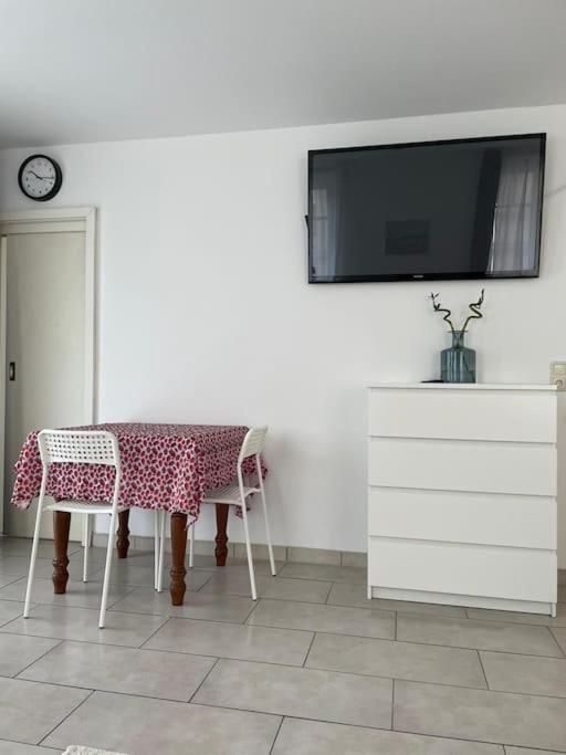 Apartament Studio-apartment Mit Balkon *