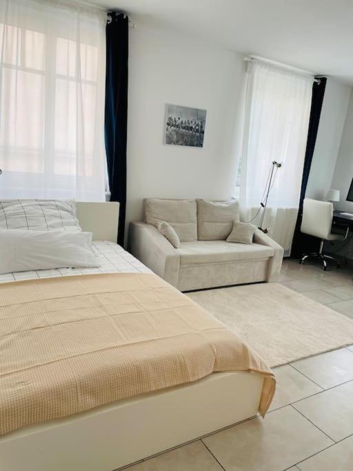 Apartament Studio-apartment Mit Balkon *
